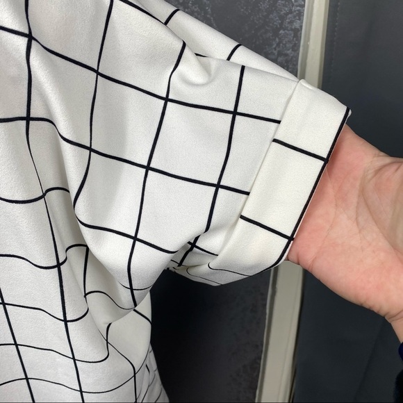 Anthro Melloday Windowpane V-Neck Cuff Sleeves Back Zip Knit Top white/black - Picture 9 of 13